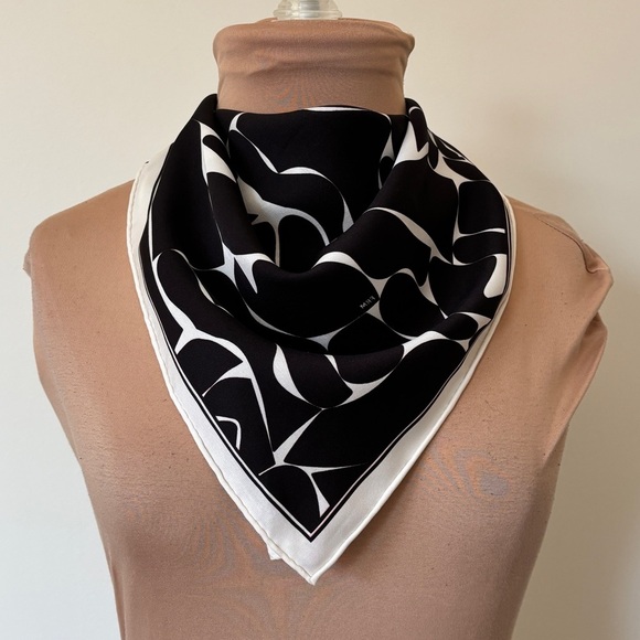 FRAME Silk Black and White Abstract Print Rolled Edge Square Scarf WFD216032 NWT - Picture 3 of 9
